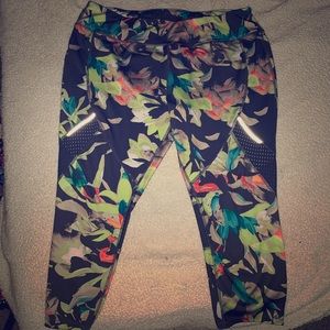 Avia floral cropped leggings
